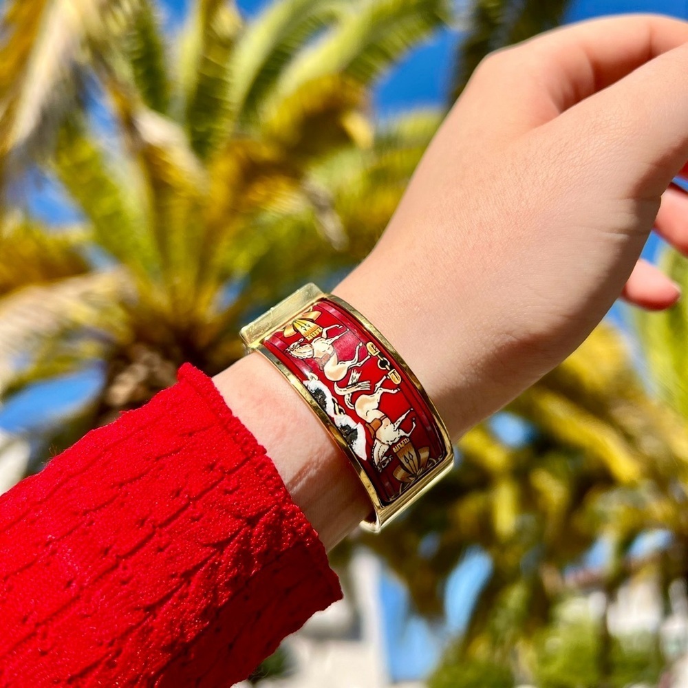 Hermes Loquet Gold-Plated SS White Horses on Red Field Enamel Wristwatch - Picture 5 of 9